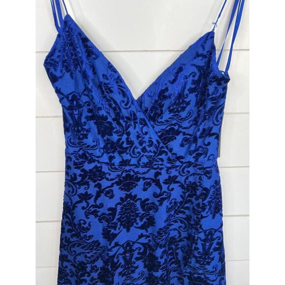 City Studio Blue Velvet Open Back VNeck Sleeveless Dress Size M New with Flaw - Picture 6 of 13